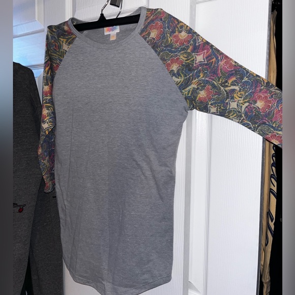 Lularoe Randy Shirt - Picture 3 of 3